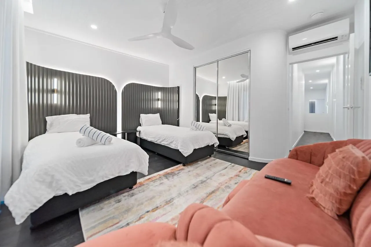 Holiday home New! Dacha On Maggie No#2, Unrivaled Island Luxury Villa Nelly Bay