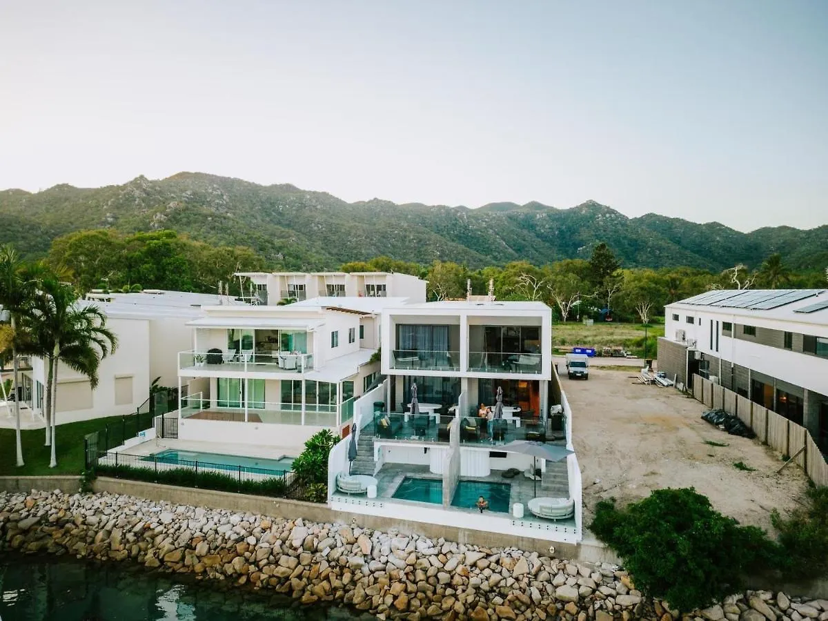Holiday home New! Dacha On Maggie No#2, Unrivaled Island Luxury Villa Nelly Bay