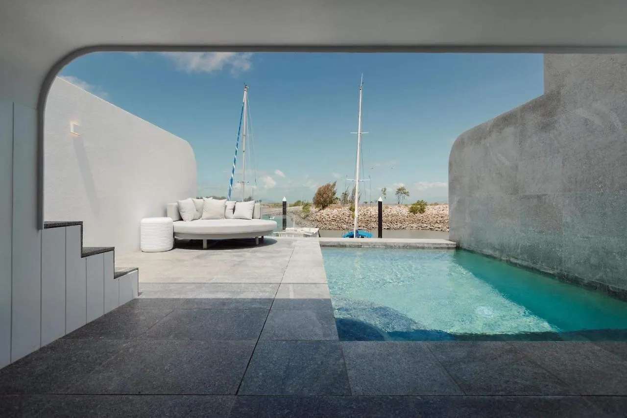 New! Dacha On Maggie No#2, Unrivaled Island Luxury Villa Nelly Bay Australia