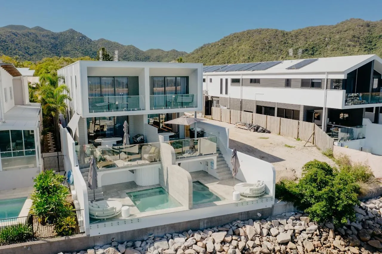 Holiday home New! Dacha On Maggie No#2, Unrivaled Island Luxury Villa Nelly Bay Australia