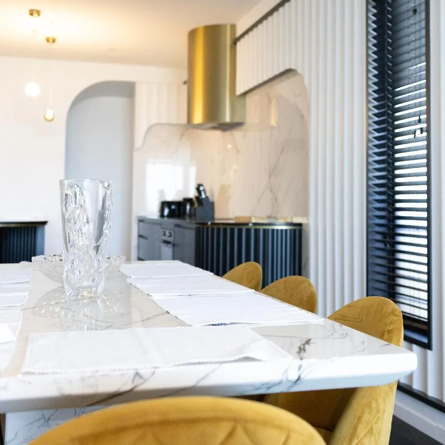 New! Dacha On Maggie No#2, Unrivaled Island Luxury Villa Nelly Bay 0*,  Australia