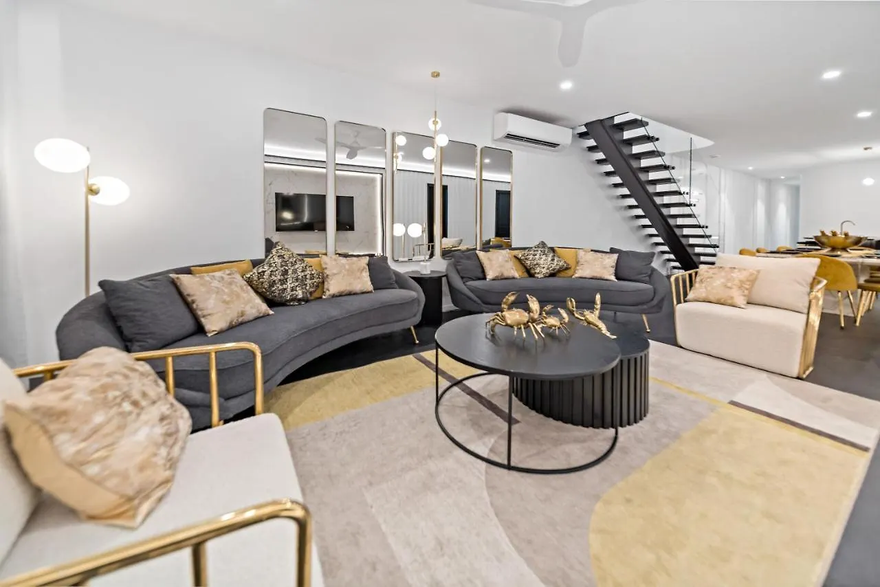 New! Dacha On Maggie No#2, Unrivaled Island Luxury Villa Nelly Bay 0*,  Australia